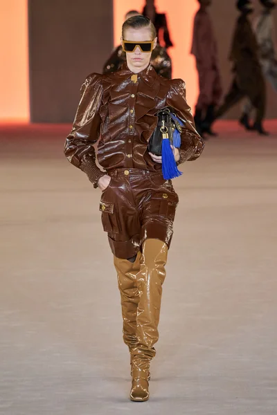 Look 61